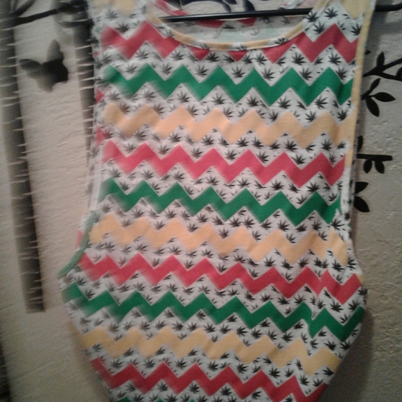 Top - Picture 2 of 2